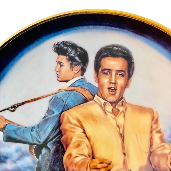 Elvis Presley Memorabilia 
Rockin' In The Moonlight' Porcelain Plate - Picture 10 of 12
